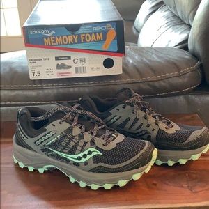 saucony excursion tr12 plush womens